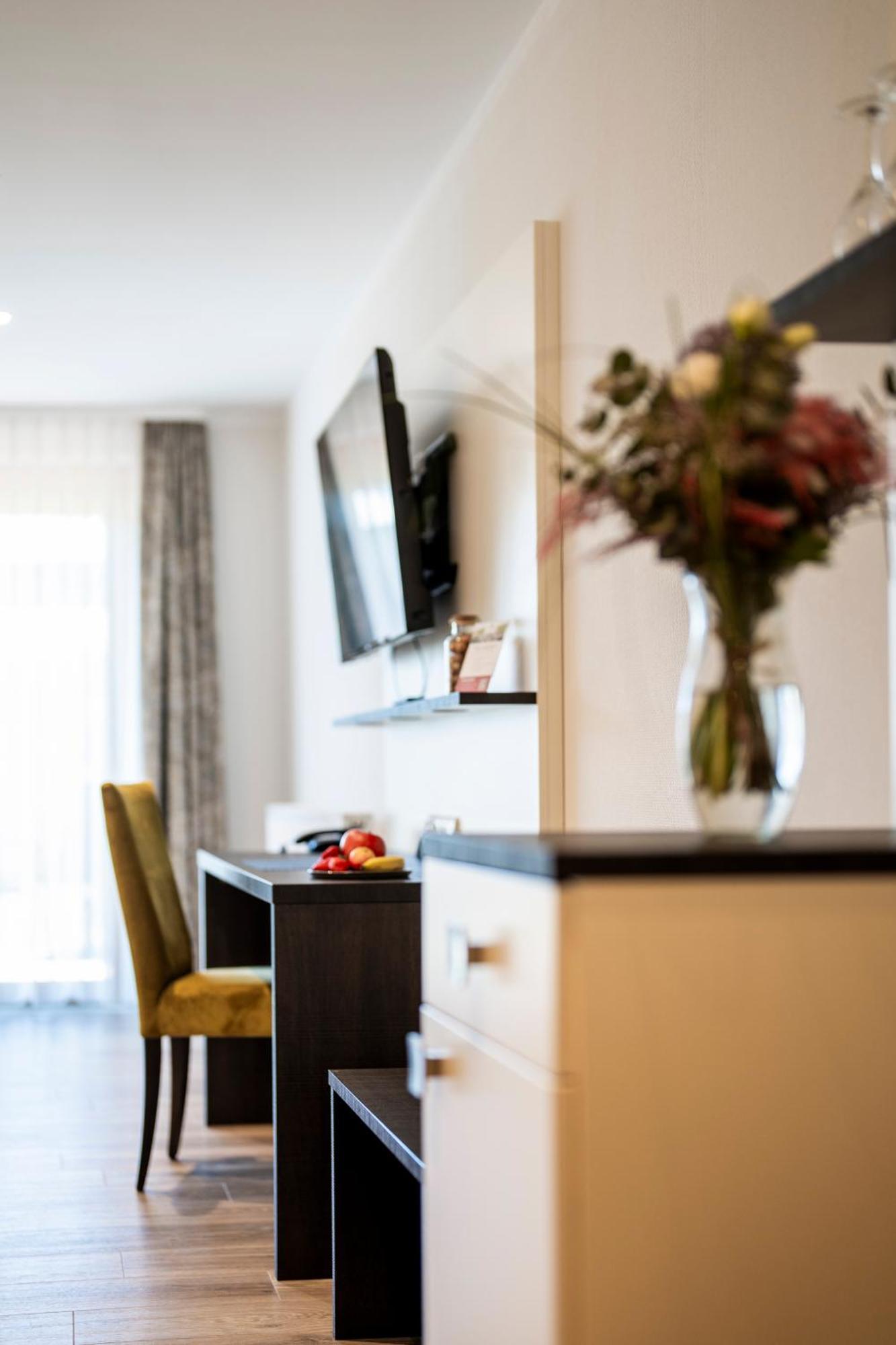 Hotel-Gasthof Rose Oberkirch  Dış mekan fotoğraf