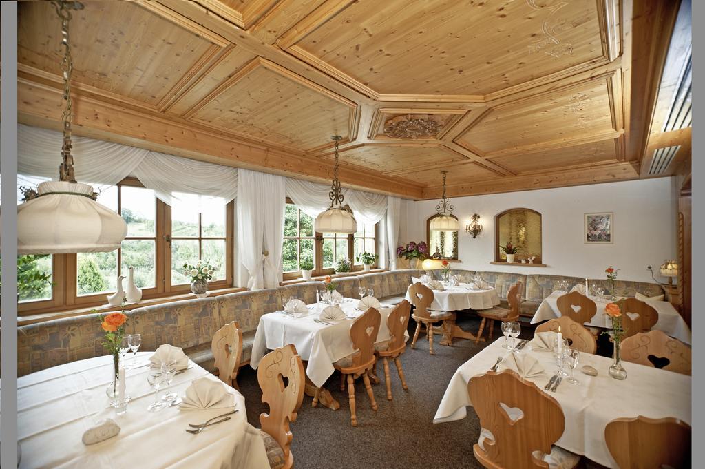 Hotel-Gasthof Rose Oberkirch  Dış mekan fotoğraf